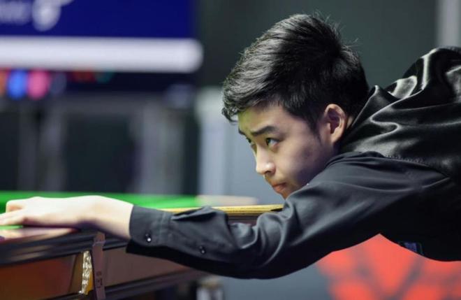 [高尔夫]果岭速度比肩美巡 王馨迎曾莉棋赞叹苏州太湖高难度.