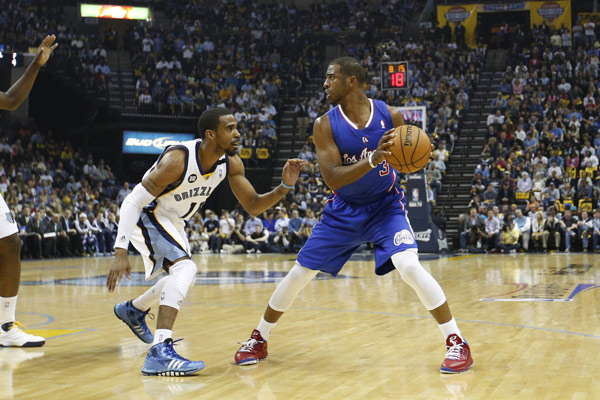 球送到前场 球送到前场